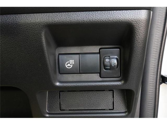 ステアリングヒーター付きです。