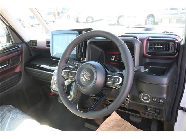 前席全体　目線も高く広い視界で安心して運転することができますね！