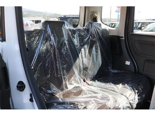 後席も余裕あります！！