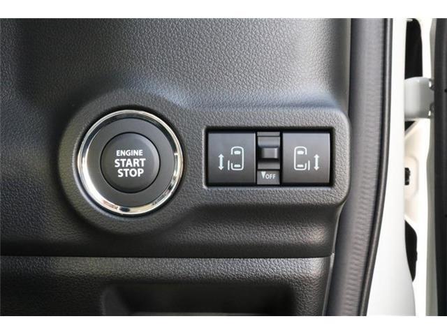 両側電動スライドドアです。