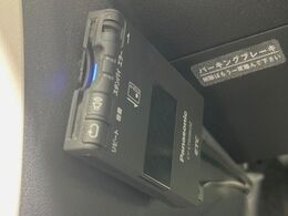 【ETC】高速道路の料金所をストレスなく通過！話題のスポットやサービスエリアに多い「スマートIC」利用時は必須のアイテムです。当店でセットアップを実施、ご納車当日からすぐにご利用いただけます！