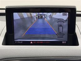 【リヤビューカメラ】駐車時に後方がリアルタイム映像で確認できます。大型商業施設や立体駐車場での駐車時や、夜間のバック時に大活躍！運転スキルに関わらず、今や必須となった装備のひとつです！