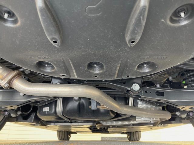 お車を安心してお乗りいただく為には、足回りの定期点検が欠かせません。サービスサポート（有償保証）では無料点検もご提供しており、安心のカーライフをお過ごしいただけるサポート体制が整っています。