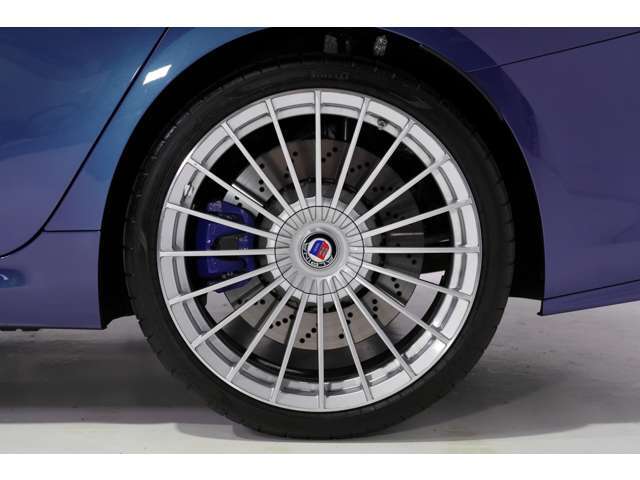 F245/35ZR21                   R285/30ZR21