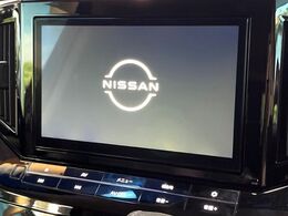 【新品大画面ナビ付き】人気の大型10インチ新品ナビ取付済み！インパクトのある大画面ならマップ表示が見やすいだけでなく、テレビやDVDの臨場感もアップして、いつものドライブがグッと楽しくなります♪