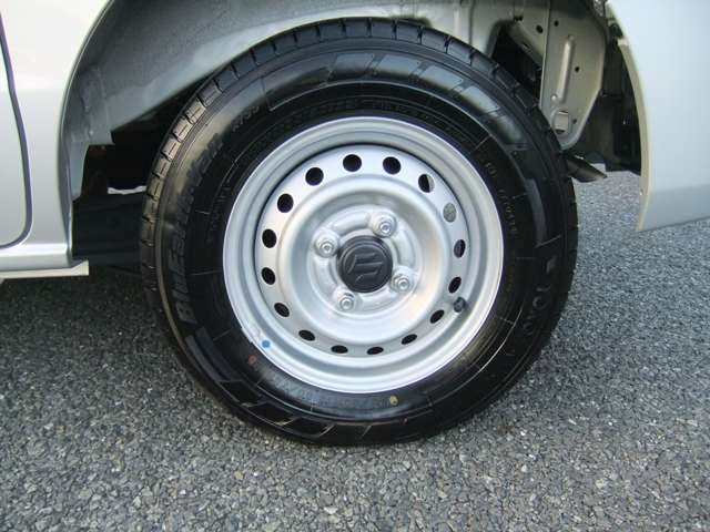 ★中古車は内外装の状態がスゴク気になるところですよね！　実際にご来店いただいて気になっているお車の内外装等の車両状態をご確認してみませんか～！（^^♪　ご来店お待ち致しております！