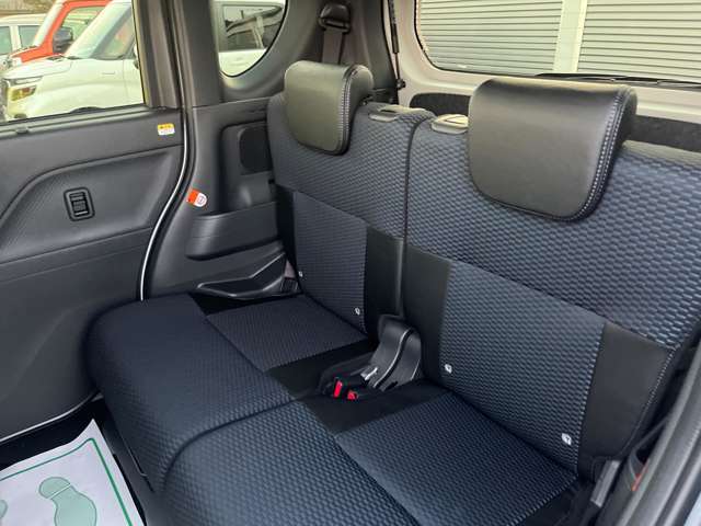 後ろ姿もスタイリッシュで街中にも溶け込みます！