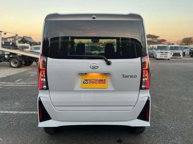 ☆側面ボディ☆空気抵抗も考慮したスタイリッシュで実用性のあるボディラインで軽自動車とは思えないカッコよさ！