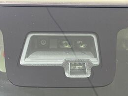 【スズキ　セーフティサポート】走行中に前方の車両等を認識し、衝突しそうな時は警報とブレーキで衝突回避と被害軽減をアシスト。より安全にドライブをお楽しみいただけます。