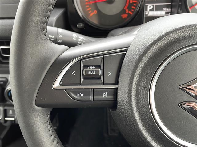【ステアリングスイッチ】運転中に目線を下げることなく、ナビ操作・音量調節ができる機能です♪