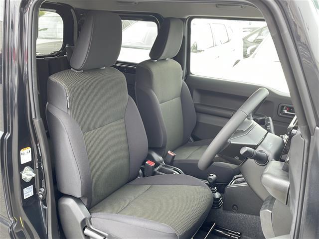 【運転席】シートに目立った汚れもなく、内装状態も良好です