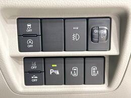 【スズキ　セーフティサポート】走行中に前方の車両等を認識し、衝突しそうな時は警報とブレーキで衝突回避と被害軽減をアシスト。より安全にドライブをお楽しみいただけます。