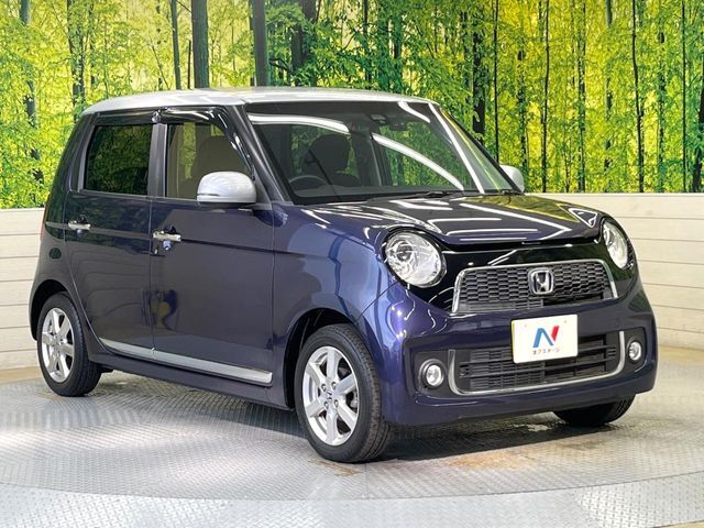 大好評のボディコーティング「弾スプラッシュコート」もご納車までに施工可能。通常のガラスコートと異なる、耐久年数6年の無機質ガラスコーティングが、ボディをキレイな状態に保ってくれます。