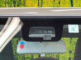 【スズキ　セーフティサポート】走行中に前方の車両等を認識し、衝突しそうな時は警報とブレーキで衝突回避と被害軽減をアシスト。より安全にドライブをお楽しみいただけます。