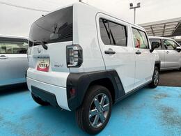 静岡ダイハツの中古車は、展示前に徹底した洗車や室内清掃を実施しております。