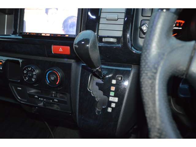 インパネAT車です。