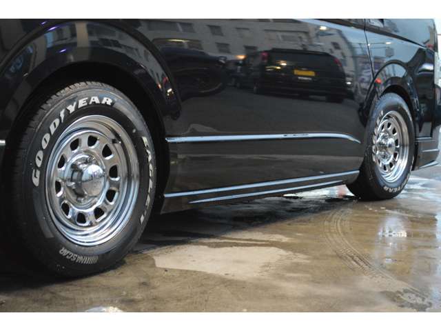 デイトナクロムメッキ16インチAW装備。ローダウンしてあります。