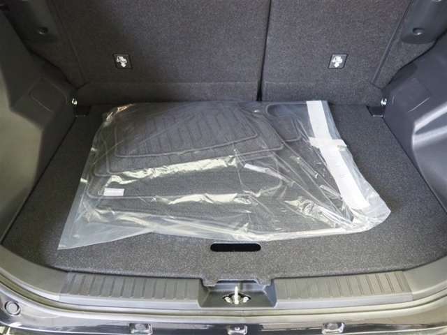 フロアマットも搭載されています。