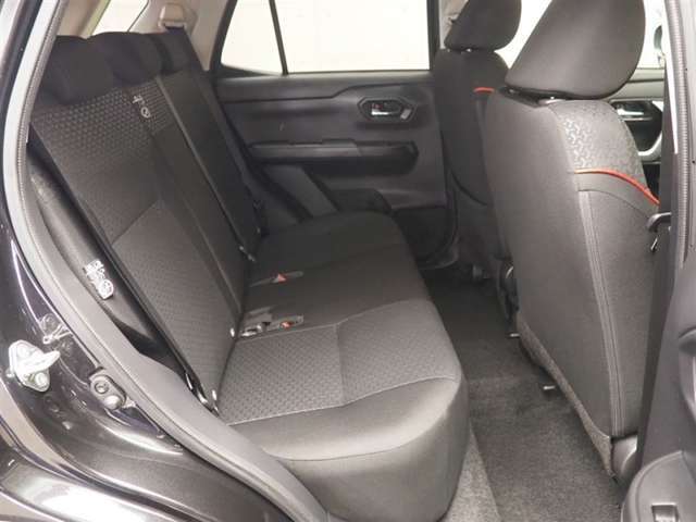後部座席のようすです。