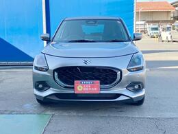 凛としたフェイスが魅力のフロントデザイン！白い光・ハイレスポンス、低燃費の【LEDヘッドランプ】！