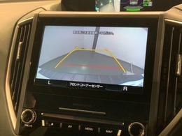 リバースギアに入れるだけで後方の表示へ切り替わります。夜間や雨の日の駐車も楽になりますよ。