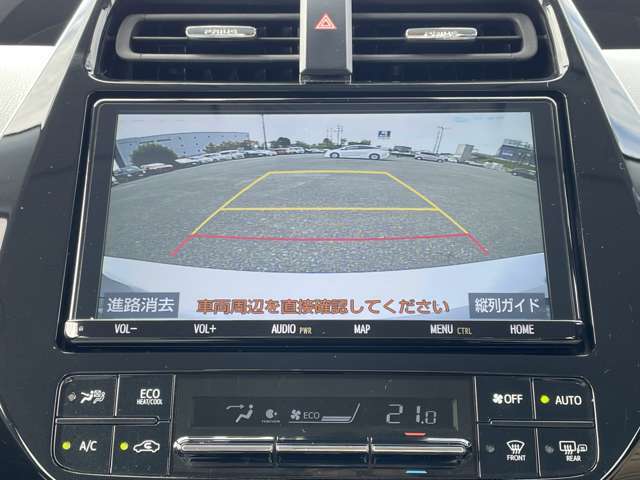 「バックモニター」　シフトをリバースに入れれば、車内のモニターに後方の様子を映し出します♪車を駐車する際やバックをするときに便利です♪