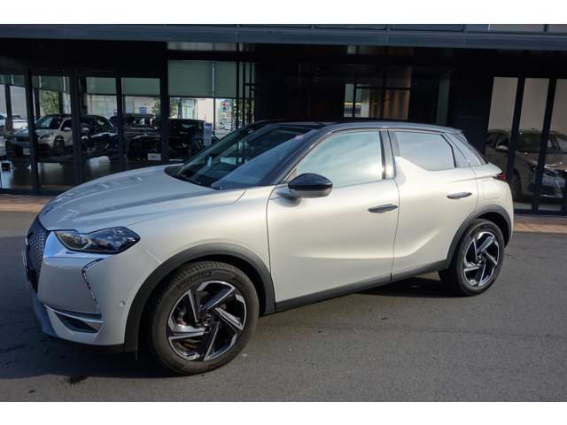 弊社では全車両の事前点検整備を実施しております。新車保証を継承しましてのご納車となります。