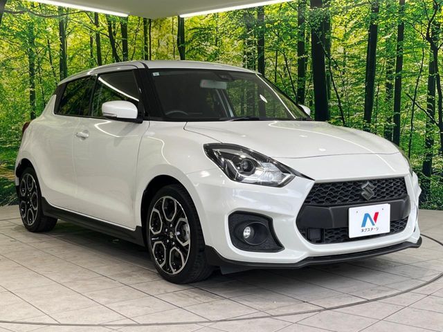 大好評のボディコーティング「弾スプラッシュコート」もご納車までに施工可能。通常のガラスコートと異なる、耐久年数6年の無機質ガラスコーティングが、ボディをキレイな状態に保ってくれます。