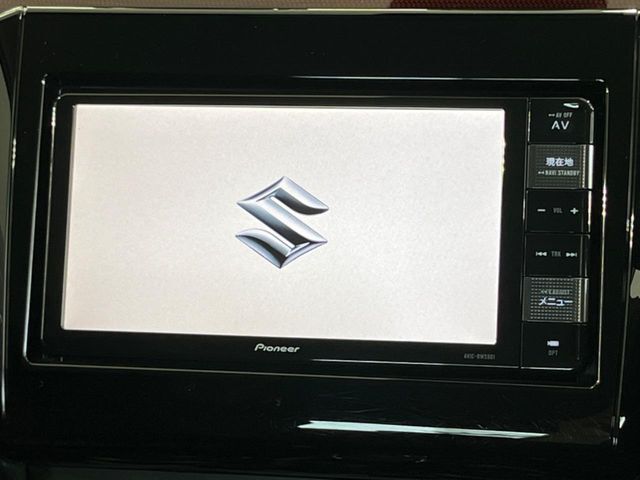 【純正ナビ】人気の純正ナビを装備。オーディオ機能も充実しており、Bluetooth接続すればお持ちのスマホやMP3プレイヤーの音楽を再生可能！毎日の運転がさらに楽しくなります！！