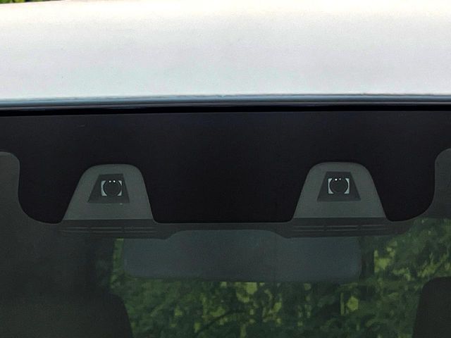 【スズキ　セーフティサポート】走行中に前方の車両等を認識し、衝突しそうな時は警報とブレーキで衝突回避と被害軽減をアシスト。より安全にドライブをお楽しみいただけます。