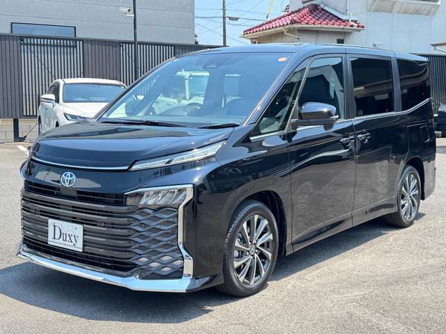 洗練されたデザインと高品質な仕上げが魅力です。流線型のボディラインや大胆なフロントグリルが特徴で、スタイリッシュな外観を演出。さらに、耐久性と機能性を兼ね備え、幅広いモデルで様々なニーズ応えられます！