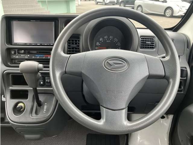 ハンドルの擦れや傷などの使用感が少なくキレイです！