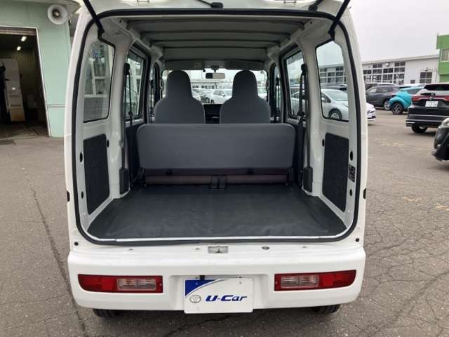 トランクは開口部が大きく荷物も楽々入ります！週末のお買い物にも便利です！