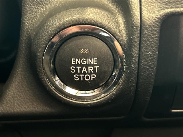 【運転席操作部】快適なドライブを楽しむための機能が装備されています！運転席から触れるので、使いやすいです！除菌プランいれていただくと、さらに清潔で安心していただけます！