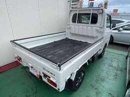 軽自動車のみならず普通車・高級車も在庫しており、最新の装備が付いた中古車も見る事ができます。試乗等はご相談ください！