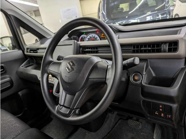 古城モータースの販売スタッフは自動車のプロフェッショナルです。自動車の知識が全くないお客様でも安心してご来店下さい♪