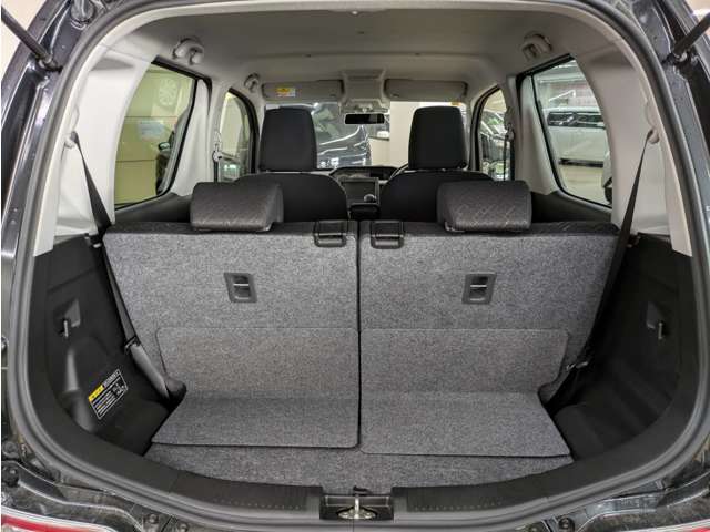 支払総額は、『店頭納車に関わる際の全ての費用』です。県外（市外・遠い地域の方）のお客様には、県外登録費用、陸送費など別途費用がかかりますのでお気軽にお問い合わせ下さい。