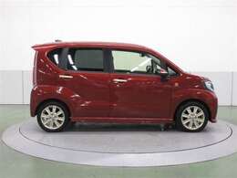 空力に優れたウエッジデザインです。