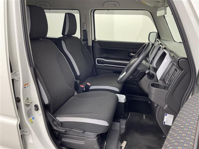 【5人乗り】ゆったりとした座り心地と、車内を広々と使える快適性に長けているので、快適な時間をお過ごしいただけます！