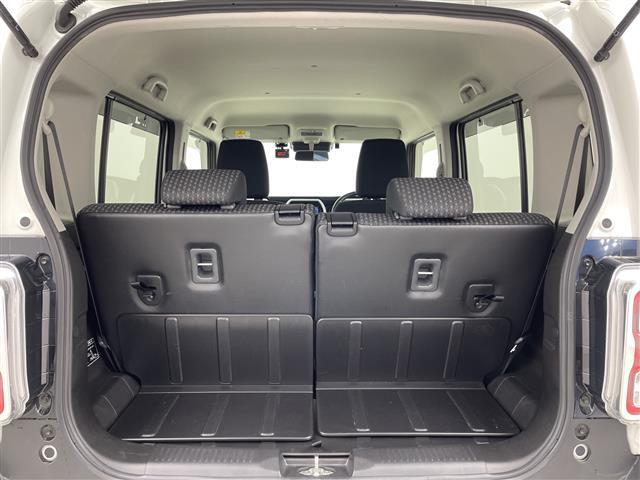 【トランク】積み込みやすくて、たっぷり積める荷室です。シートアレンジできるものは、乗車人数と荷物の量や大きさによってシートを動かすことができるので、より快適なドライブが可能です！