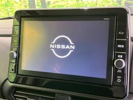 【純正9インチナビ】人気の純正ナビを装備しております。ナビの使いやすさはもちろん、オーディオ機能も充実！キャンプや旅行はもちろん、通勤や買い物など普段のドライブも楽しくなるはず♪