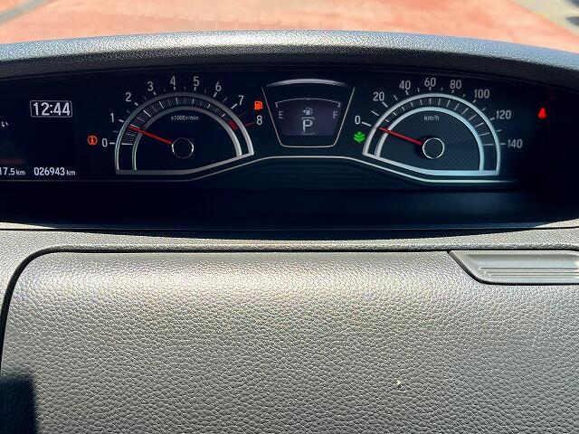 見やすいメーター類！きっと毎日の運転が楽しくなりますよ♪