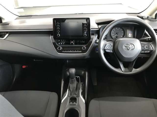 見通しのいい視界と最適なレイアウトで運転しやすいです。