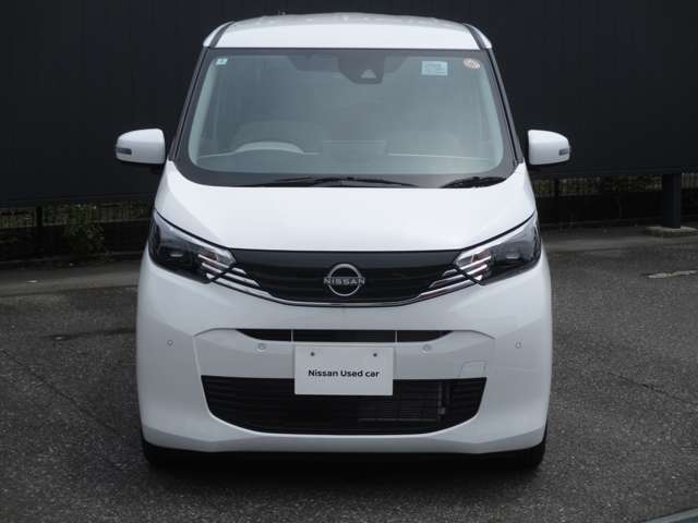 こちらの車両は当社新車部門で使用していた社用車が入荷したものです。個人のオーナー様はついておりません。