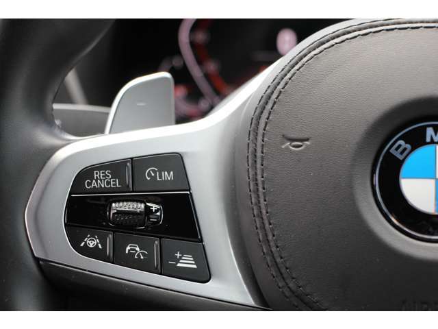 追従ACC！アクティブクルーズコントロールを装備しております。前車追従型のクルーズコントロールです。前車が停止すれば自車も停止し発進までも自動で行います。先進の安全機能が装備されております。