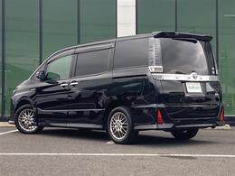 展示場とドルフィネットから全国のお車をお探しいただけます！もちろん遠方車両のお取り寄せ、遠方でのご納車も是非ご相談ください！！