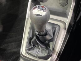 【フロア5速MT】走りの5速MT！！スポーティーな走行をお楽しみいただけます♪