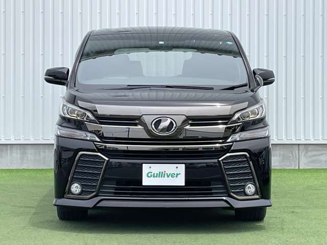 【トランク】積み込みやすくて、たっぷり積める荷室です。シートアレンジできるものは、乗車人数と荷物の量や大きさによってシートを動かすことができるので、より快適なドライブが可能です！