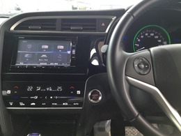ドライブの必需品。見やすい・使いやすいHonda純正のメモリーナビを搭載。