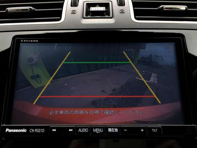 YouTubeなど見れちゃうHDMI、フルセグTV、CD、DVD、ブルートゥースオーディオなど、様々なメディア再生対応のストラーダSDナビ！バックカメラも鮮明で見やすいです！